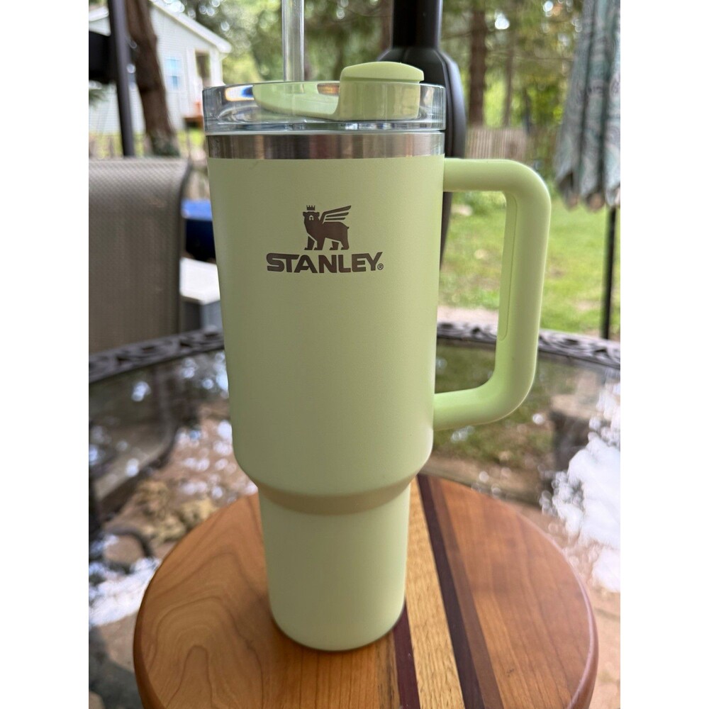 Stanley Quencher H2.0 FlowState 40oz Stainless Tumbler Handle Lid Straw Green